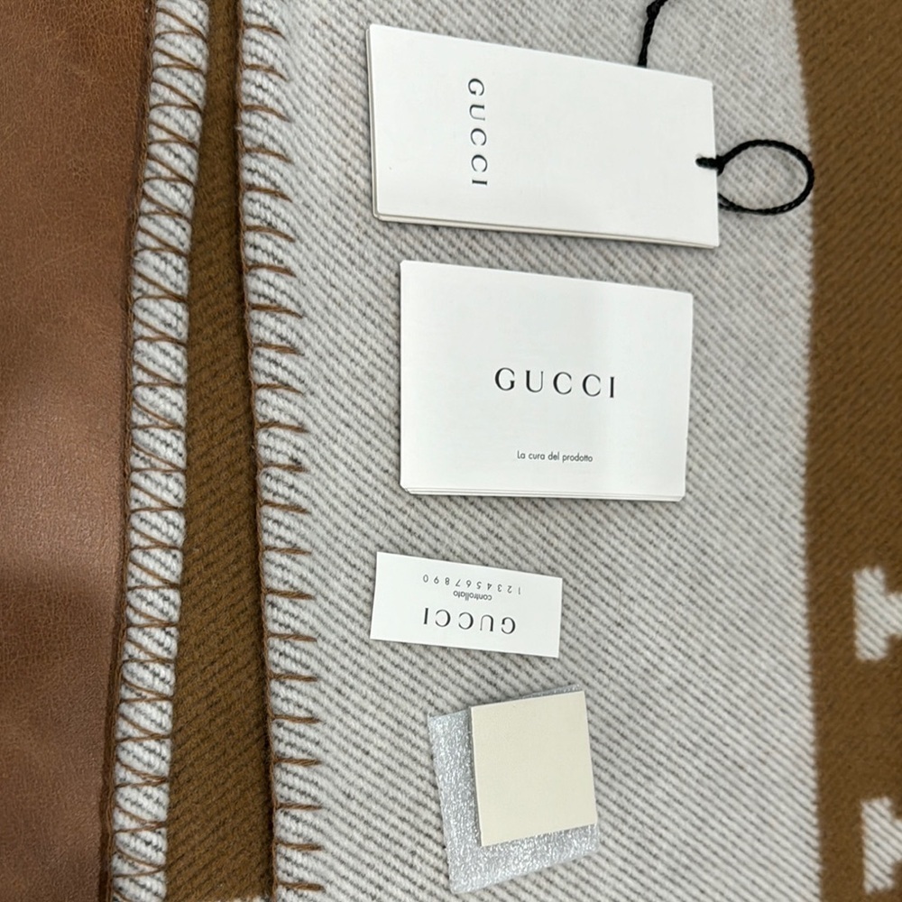 Gucci White and Gold Chevron Shoulder Bag - Picture 11 of 14